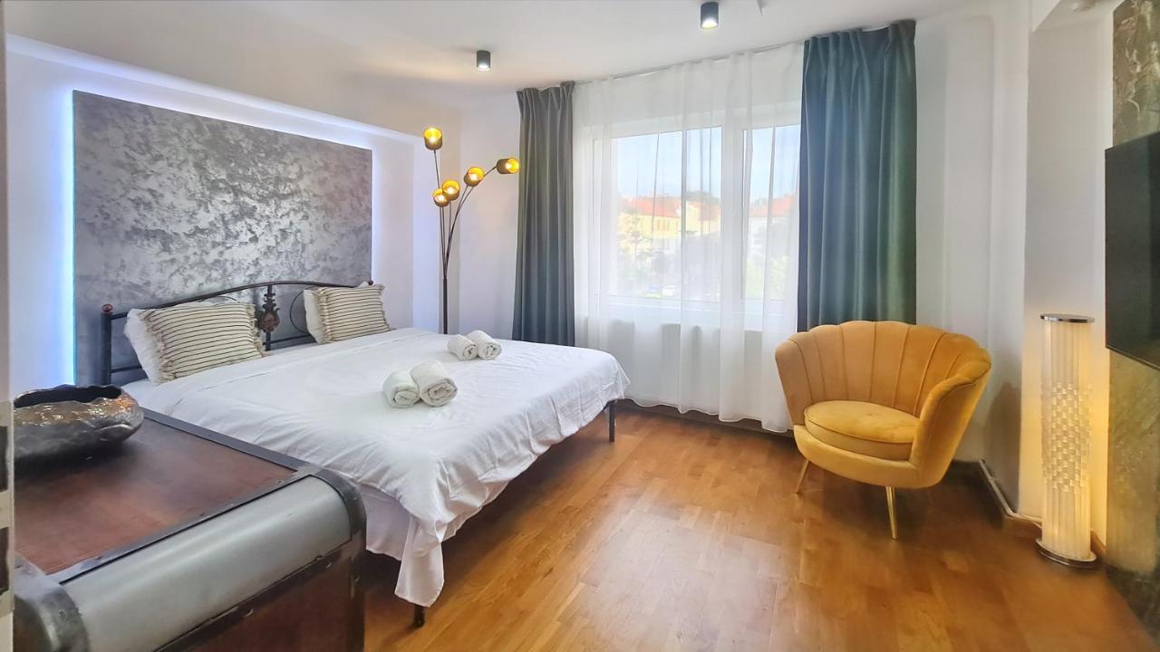 Main Square 5 Star Luxury Apartment With View Kluż-Napoka Zewnętrze zdjęcie